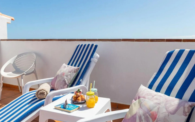 Oceanview Penthouse With Jacuzzi by DreamHomesTenerife