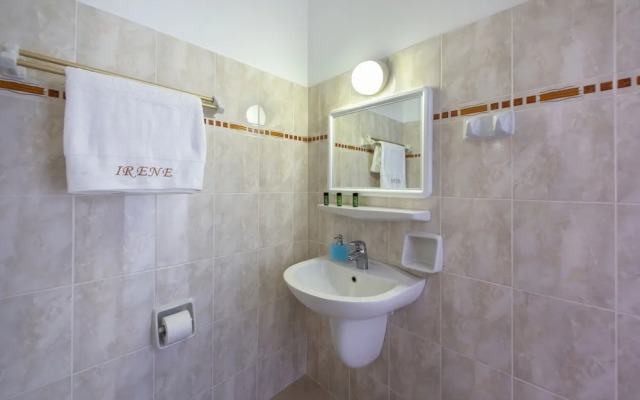 Irene Hotel & Studios - Beachfront