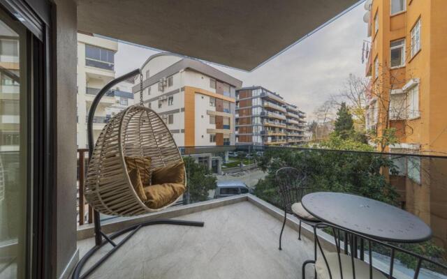 Sleek and Central Apartment in Muratpasa
