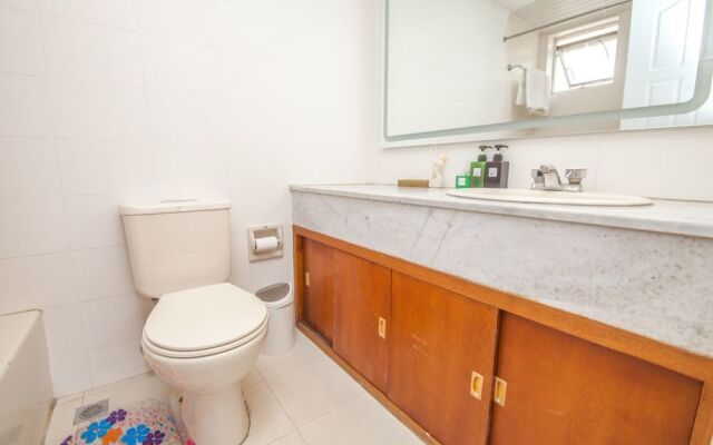 Warm Island Xujiahui 4 bedroom