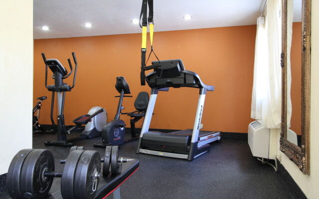 Baymont Inn & Suites Muskegon