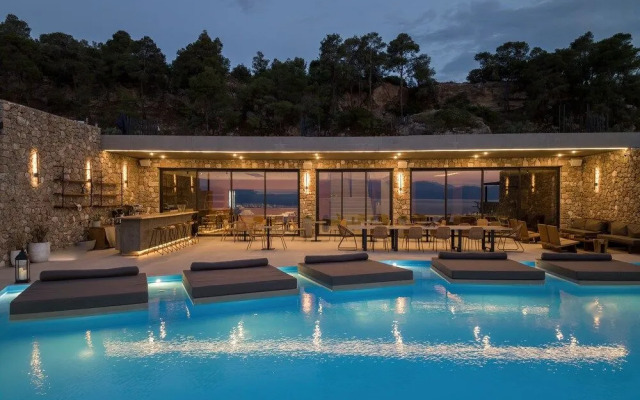 Le Grand Bleu Resort