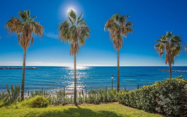 Beachfront Apartment in Marbella