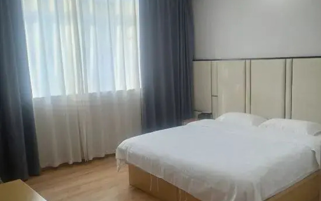 Rongcheng Caiyuan Hotel