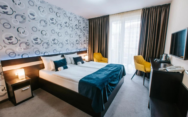 Auris Hotel