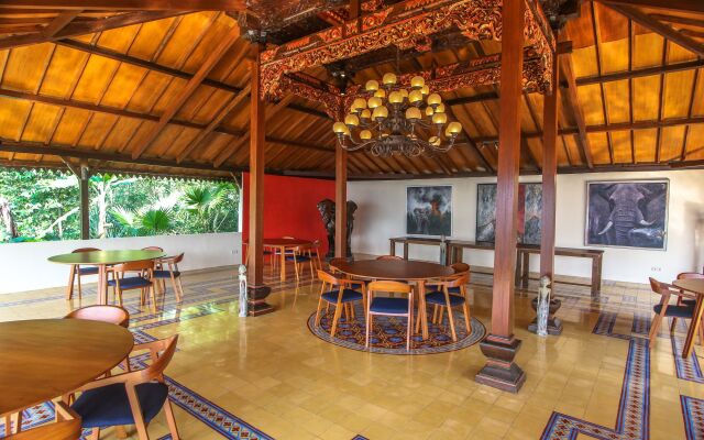 Villa Borobudur Resort