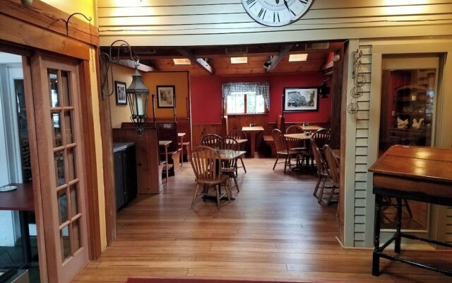 Cedar Crest Inn
