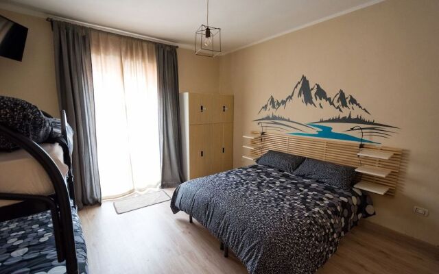 Snowake House