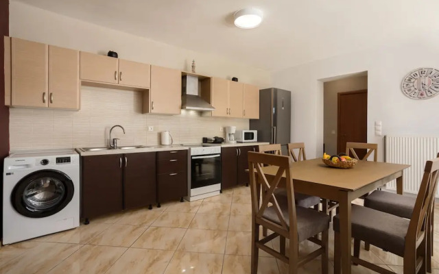 Tumeremos Holiday Apartment for 8 People Private Bbq Area