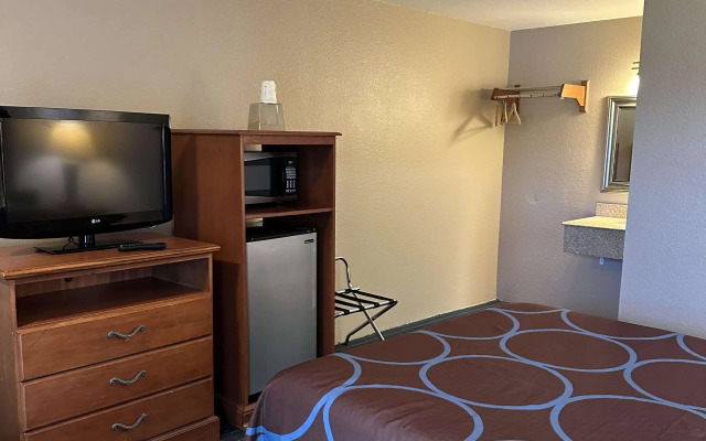 Super 8 by Wyndham Vancouver East