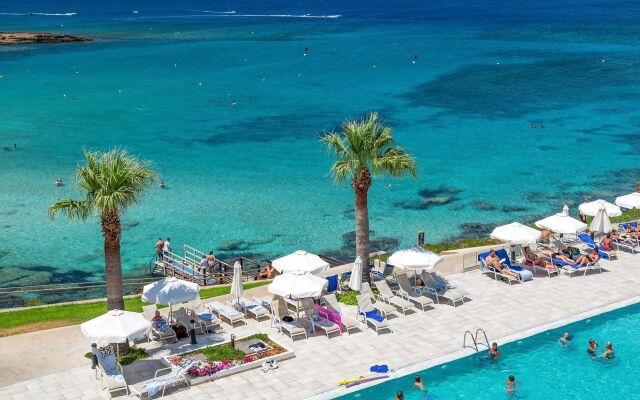Louis Nausicaa Beach