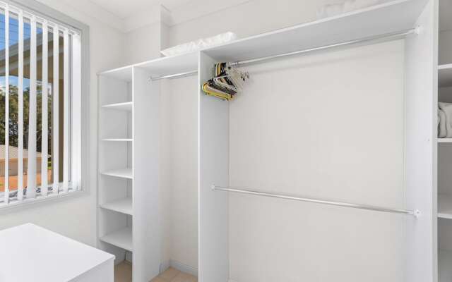 Danalene Parade, 1-25