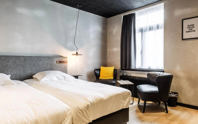 Upstairs Hotel