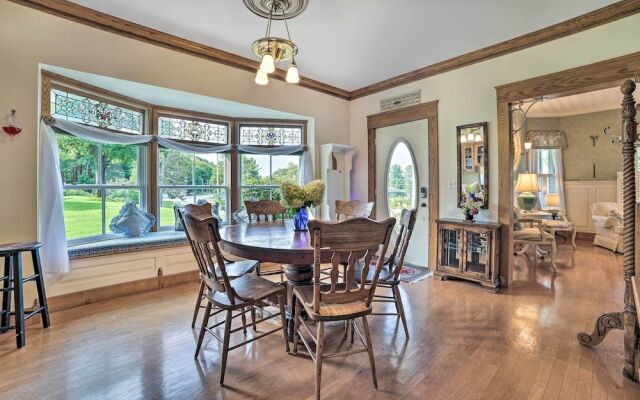 Elegant 1905 Home: Steps To Torch Lake & Dtwn