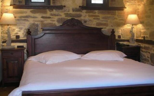 Iliopetra Suites