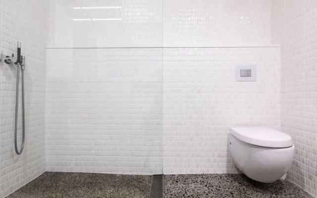 Spacious Modern Terrace House With Free Parking