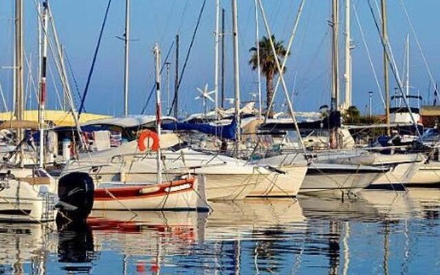 Appartement Le Lavandou, 1 pièce, 3 personnes - FR-1-251-252