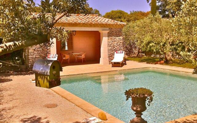 La Tour des Beaumes à GORDES avec Piscine Privée -