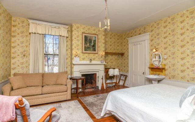 The Jeremiah Mason House B & B
