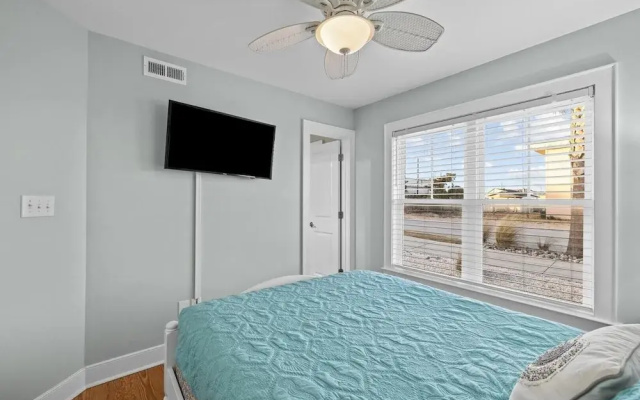 Sea Escape 3 Bedroom Townhouse by RedAwning