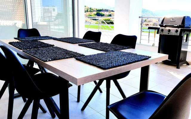 Luxurious Brand New Flat Sea View