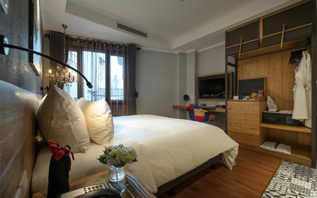 Bespoke Trendy Hotel Hanoi
