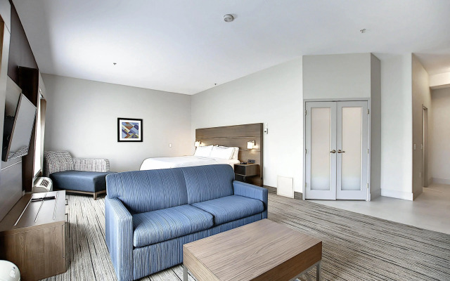 Holiday Inn Express Airport-Calgary by IHG