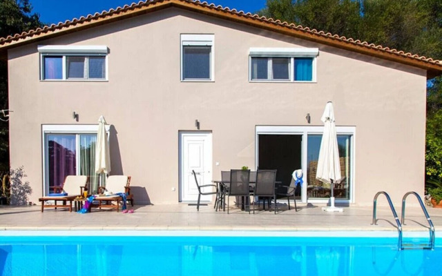 Villa Manos in Ligia