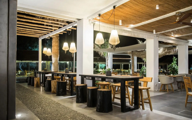Makris Beach Hotel