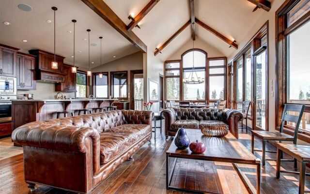 Cawha Outlook Chalet