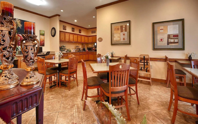 Comfort Inn & Suites