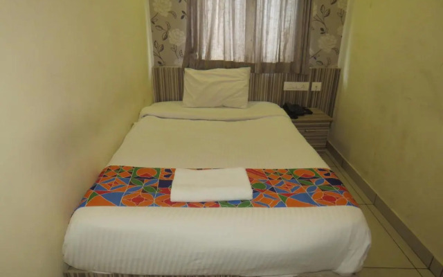 OYO 7077 Reegate Inn