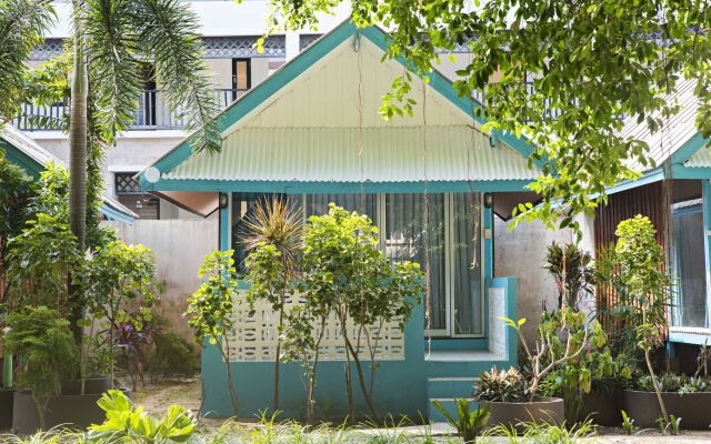 Blu' Beach Bungalows