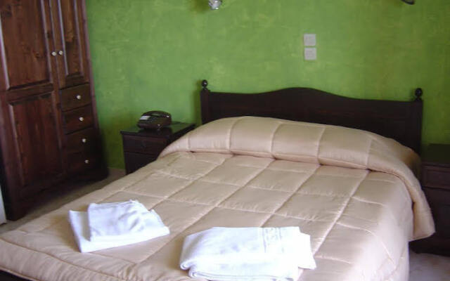 Porto Lourbas Hotel