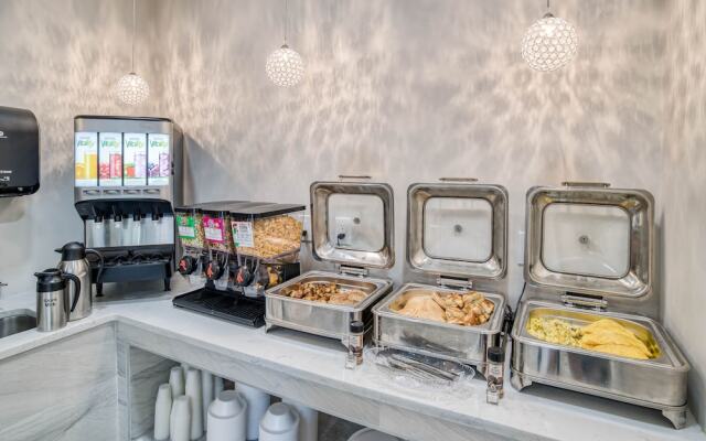 Howard Johnson Express Inn