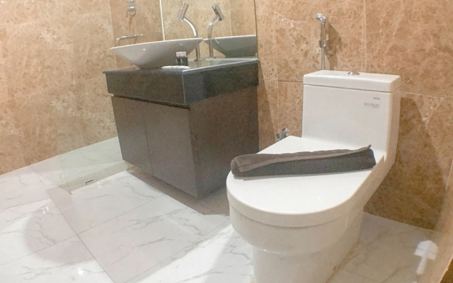 Pleasant And Calm 2Br At Grand Sungkono Lagoon Apartment