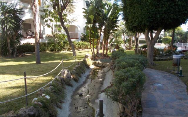 TIMON II, Luxury 3 bedroom Beachside Apartment