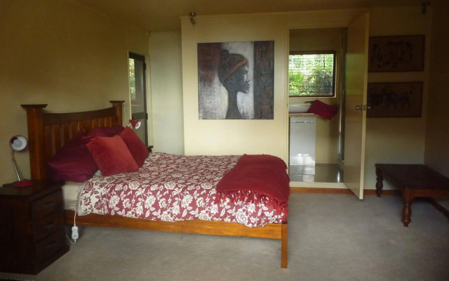 Pohutukawa Coast Bed & Breakfast
