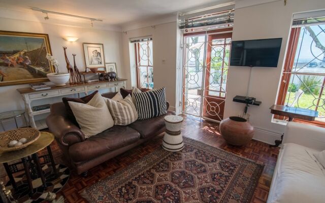 Loader St Magical Cottage