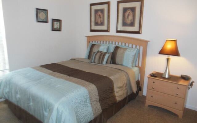 3 Bedroom, 2 Bath Disney Pool Home!