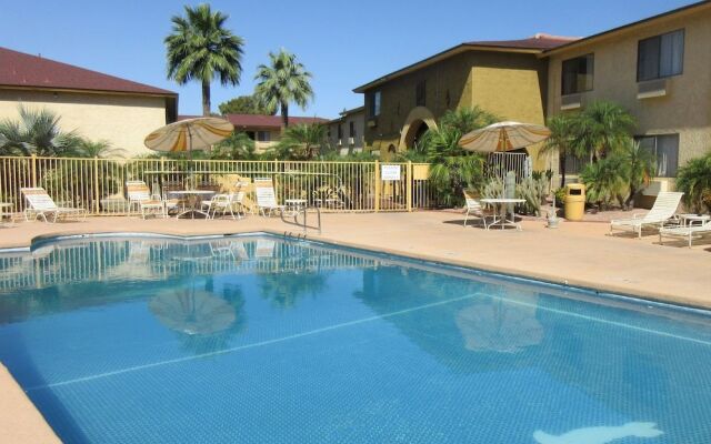 Studio 6 Phoenix Scottsdale West