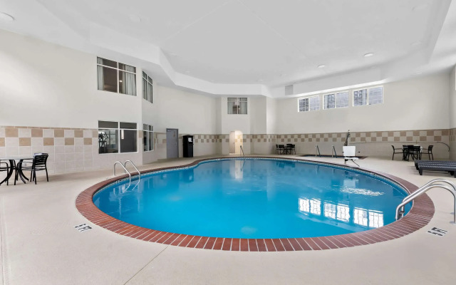 Comfort Inn & Suites Nashville Near Tanger Outlets  I-24 Antioch