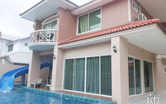 Pattaya Pool Villa Quartz