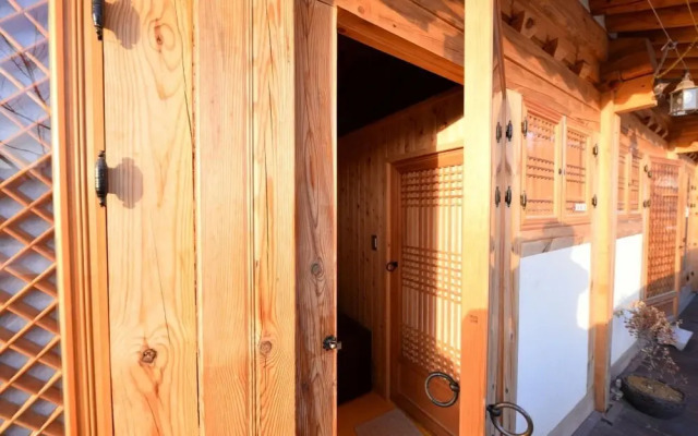 Jeonju Geune Hanok Stay