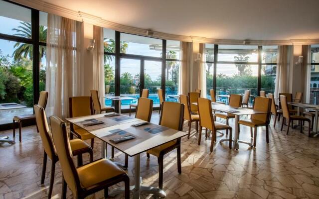 International Hotel & Suite