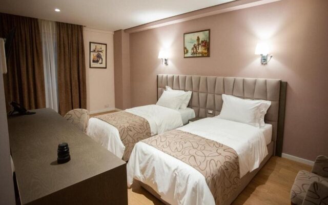 Doanesia Premium Hotel And Spa Tirana