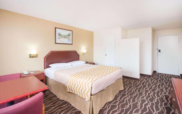 Travelodge by Wyndham Terre Haute