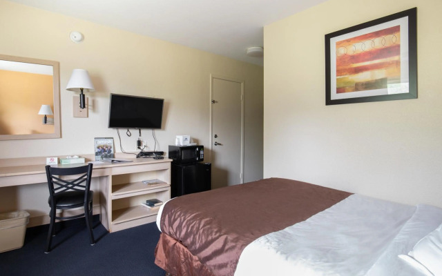 Days Inn by Wyndham New Philadelphia