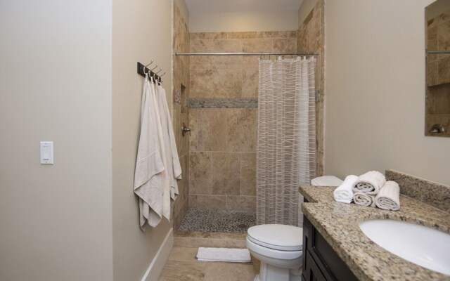 Palm River Estate - Five Bedroom Home