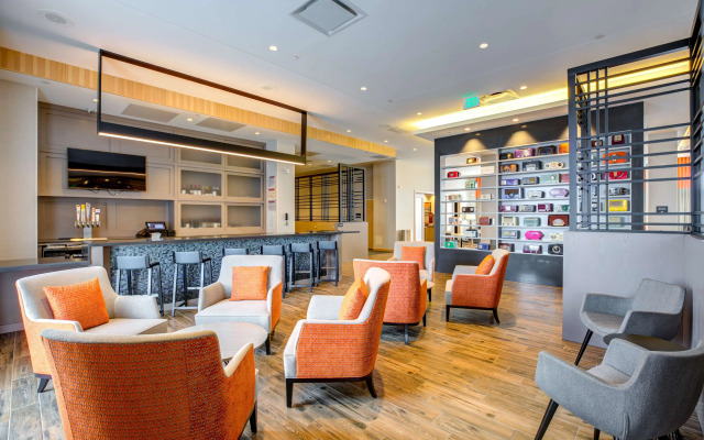 Hampton Inn & Suites Boston/Waltham